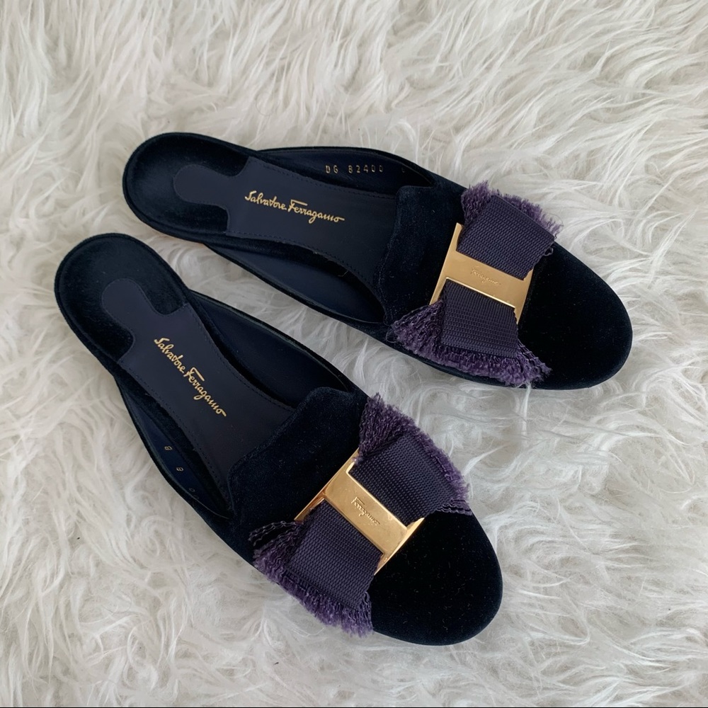💕Salvatore Ferragamo💕Beautiful sliders in size 8
